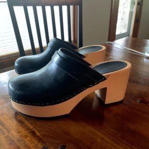 Swedish hasbeens mule clogs!